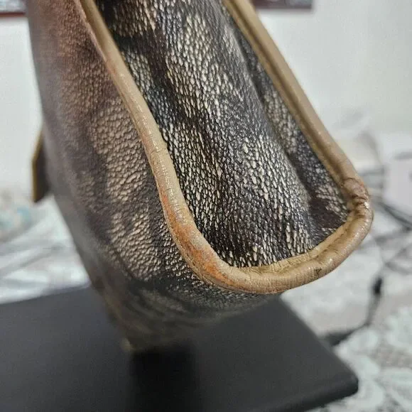 Yves Saint Laurent pouch - Picture 9 of 12